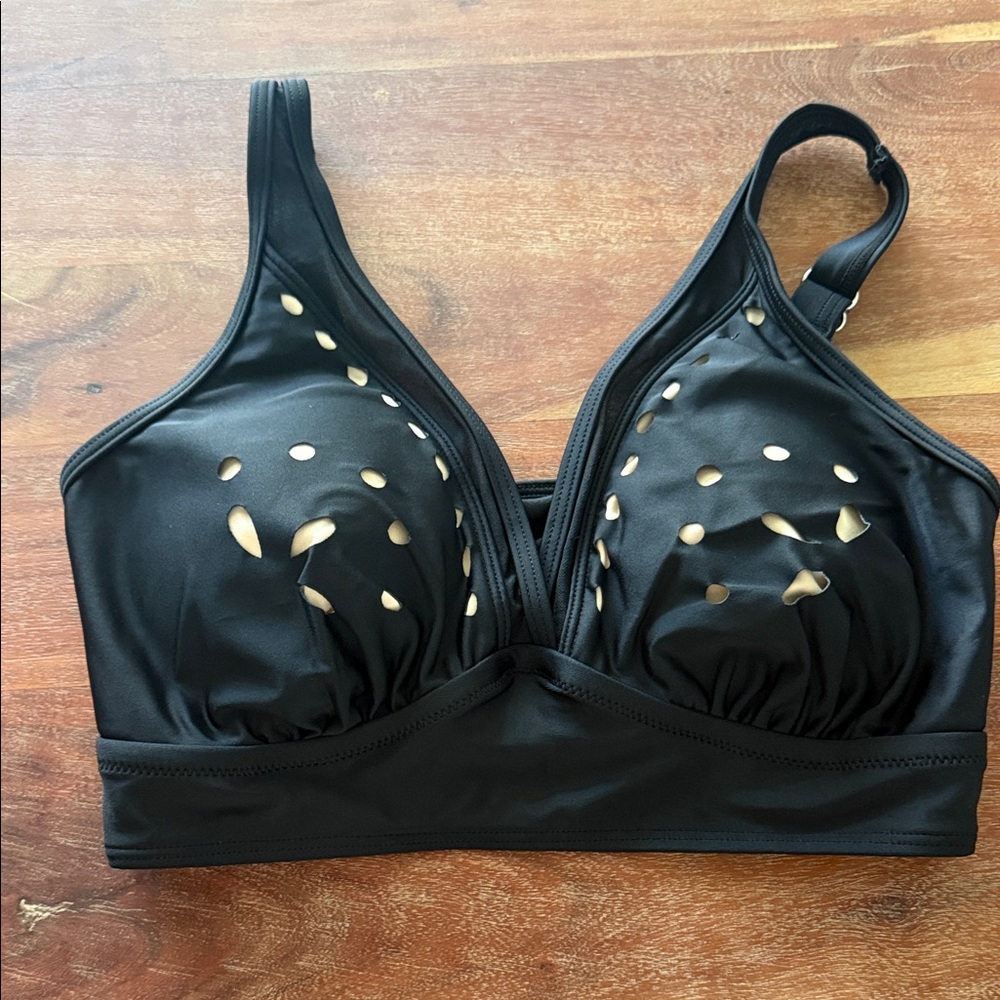 Amazon Black Cutout Wireless Swim Bikini Top size medium